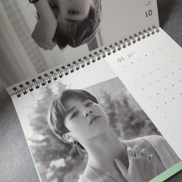 カレンダーなど★BTS 2019 SEASON'S GREETINGS < タレントグッズ  カレンダーなど★BTS 2019 SEASON'S GREETINGS < タレントグッズの