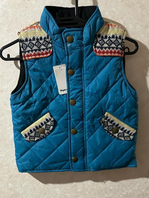 新品タグ付き  トップス キッズダウンベスト 110cm < キッズ/ベビー  新品タグ付き  トップス キッズダウンベスト 110cm < キッズ/ベビーの