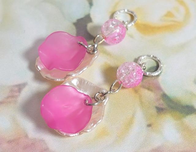 ハンドメイド♪使い方色々!ツインアクセサリーチャーム【パーツなし】夏アクセに☆花びらピンク < ペット/手芸/園芸 ハンドメイド♪使い方色々!ツインアクセサリーチャーム【パーツなし】夏アクセに☆花びらピンク < ペット/手芸/園芸の