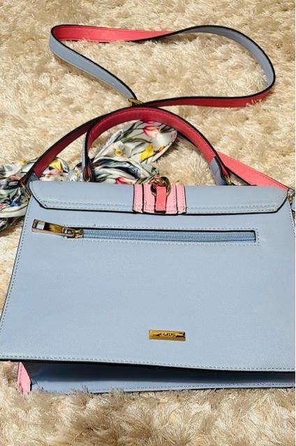 日本未発売 ALDO バッグ スカーフ付き 2way ショルダーバッグ トートバッグ スカーフ < 女性ファッション  日本未発売 ALDO バッグ スカーフ付き 2way ショルダーバッグ トートバッグ スカーフ < 女性ファッションの