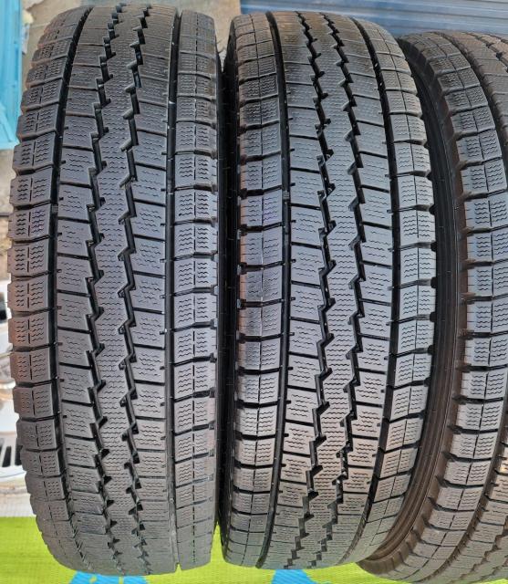 �o���a�I205/80R17.5 120/118 LT  DUNLOP WINTER MAXX LT03�o���R 2015�N�� �� ������/�o�C�N