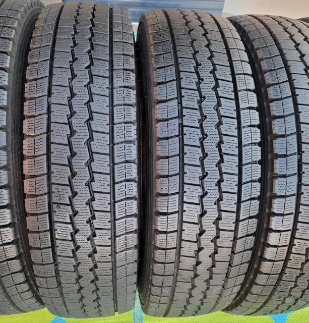 �o���a�I205/80R17.5 120/118 LT  DUNLOP WINTER MAXX LT03�o���R 2015�N�� �� ������/�o�C�N