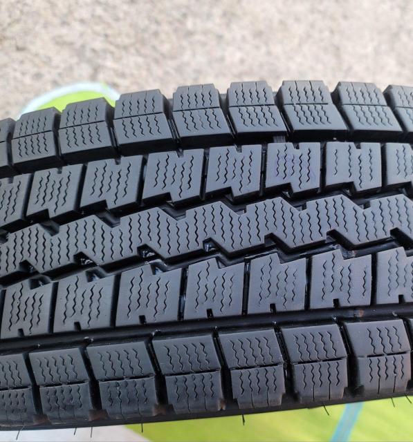 �o���a�I205/80R17.5 120/118 LT  DUNLOP WINTER MAXX LT03�o���R 2015�N�� �� ������/�o�C�N