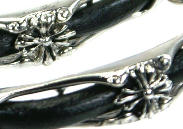 革通しクロスポイント 短クロス 黒革 シルバー チェーン アメカジ クール アクセサリー 腕輪 サロン系 十字架 ゴシック < 女性アクセサリー/時計  革通しクロスポイント 短クロス 黒革 シルバー チェーン アメカジ クール アクセサリー 腕輪 サロン系 十字架 ゴシック < 女性アクセサリー/時計の