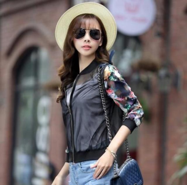 残1点790円★在庫処分セール 超人気シースルー袖柄 黒ゴールドジッパトップスL < 女性ファッション  残1点790円★在庫処分セール 超人気シースルー袖柄 黒ゴールドジッパトップスL < 女性ファッションの