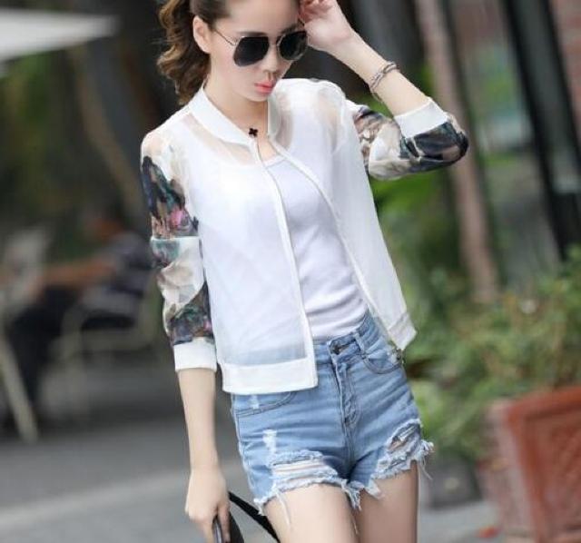 残1点790円★在庫処分セール 超人気シースルー袖柄 黒ゴールドジッパトップスL < 女性ファッション  残1点790円★在庫処分セール 超人気シースルー袖柄 黒ゴールドジッパトップスL < 女性ファッションの