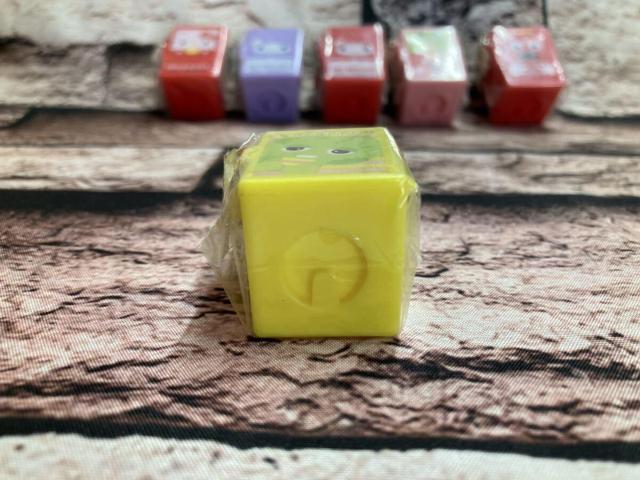 送料無料!『画像から6個組』日本製 サンリオ連結ミニプラケース(キーチェーン付き) < インテリア/ライフ 送料無料!『画像から6個組』日本製 サンリオ連結ミニプラケース(キーチェーン付き) < インテリア/ライフの