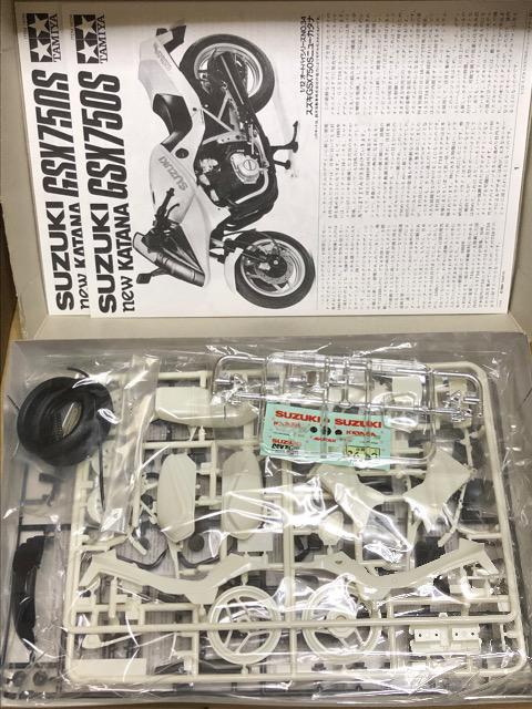 1/12 タミヤ SUZUKI GSX750S new KATANA < ホビー 1/12 タミヤ SUZUKI GSX750S new KATANA < ホビーの