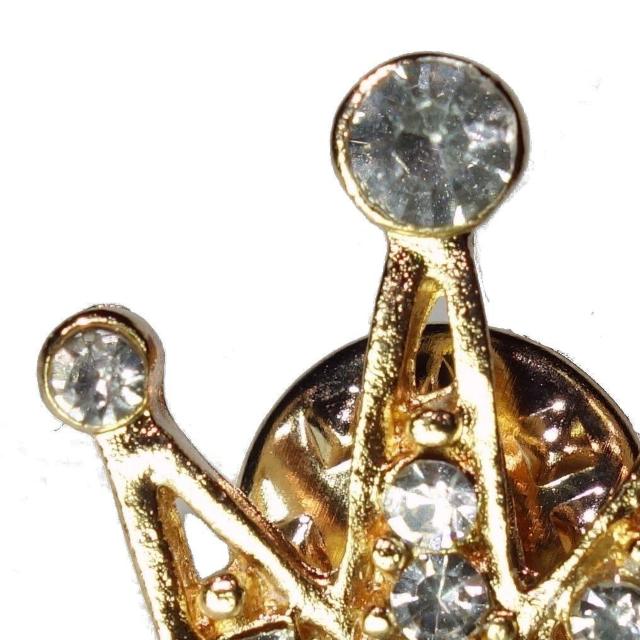 王冠 クラウン バッジ ピンバッジ ピンズ ラペルピン ブローチ 金色 ゴールド色 < 女性アクセサリー/時計  王冠 クラウン バッジ ピンバッジ ピンズ ラペルピン ブローチ 金色 ゴールド色 < 女性アクセサリー/時計の