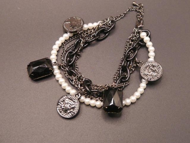 新品 アンティーク調ゴシック ブラックチェーン フェイクパール コイン ビジューストーン 2連ブレスレット < 女性アクセサリー/時計 新品 アンティーク調ゴシック ブラックチェーン フェイクパール コイン ビジューストーン 2連ブレスレット < 女性アクセサリー/時計の