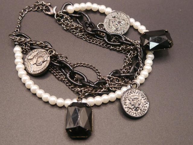 新品 アンティーク調ゴシック ブラックチェーン フェイクパール コイン ビジューストーン 2連ブレスレット < 女性アクセサリー/時計 新品 アンティーク調ゴシック ブラックチェーン フェイクパール コイン ビジューストーン 2連ブレスレット < 女性アクセサリー/時計の