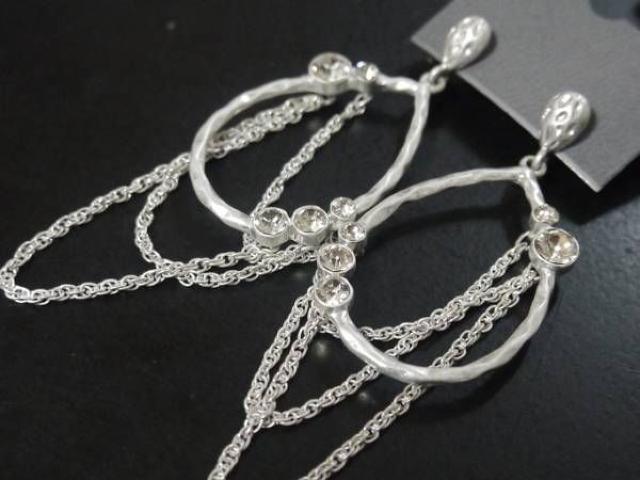 新品EXPRESSアンティーク調おしゃれなストーンチェーンピアス < 女性アクセサリー/時計  新品EXPRESSアンティーク調おしゃれなストーンチェーンピアス < 女性アクセサリー/時計の