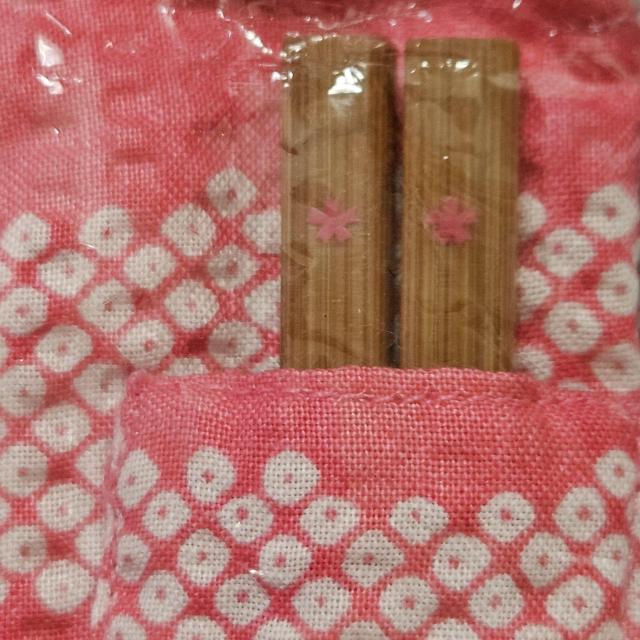 ピングー ピンガ ミスタードーナツ お箸 お箸袋 風呂敷 3点セット ミスド ピンク 鹿の子文様 リップル ランチクロス ナプキン < アニメ/コミック/キャラクター ピングー ピンガ ミスタードーナツ お箸 お箸袋 風呂敷 3点セット ミスド ピンク 鹿の子文様 リップル ランチクロス ナプキン < アニメ/コミック/キャラクターの