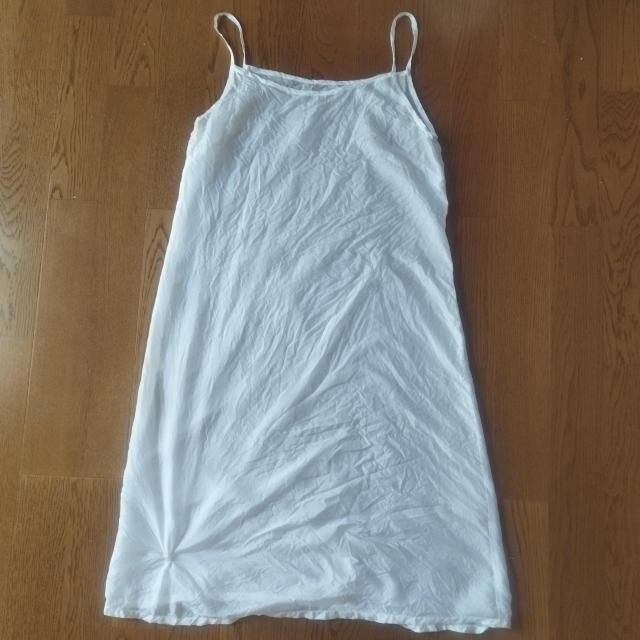 ホワイト スリップドレス ドレス下のすけ防止や重ね着に < 女性ファッション ホワイト スリップドレス ドレス下のすけ防止や重ね着に < 女性ファッションの