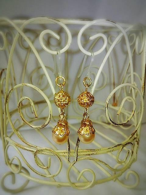 シルキーベージュパール雫まん丸透かし樹脂ピアス☆ < 女性アクセサリー/時計  シルキーベージュパール雫まん丸透かし樹脂ピアス☆  < 女性アクセサリー/時計の