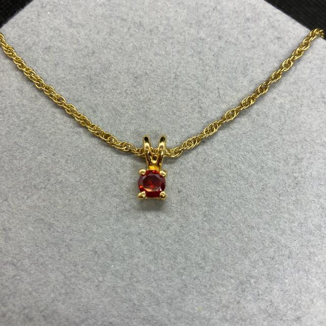 即決 ゴールドカラー 赤石 ネックレス < 女性アクセサリー/時計  即決 ゴールドカラー 赤石 ネックレス < 女性アクセサリー/時計の
