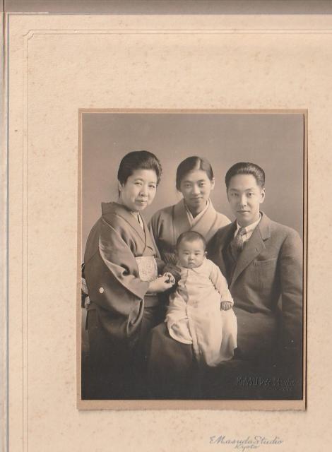 大正〜昭和期 当時の家族写真3枚◎ < ホビー 大正〜昭和期 当時の家族写真3枚◎ < ホビーの