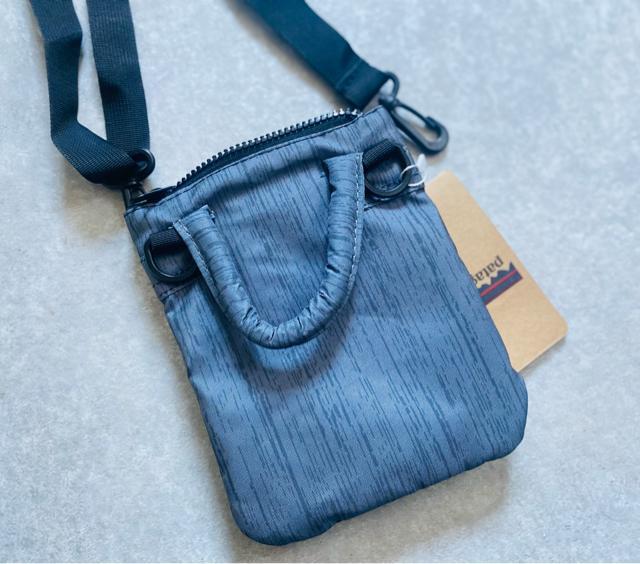 新品☆Patagonia(パタゴニア)スマホショルダーバッグ ミニショルダー☆ < ブランド 新品☆Patagonia(パタゴニア)スマホショルダーバッグ ミニショルダー☆ < ブランドの