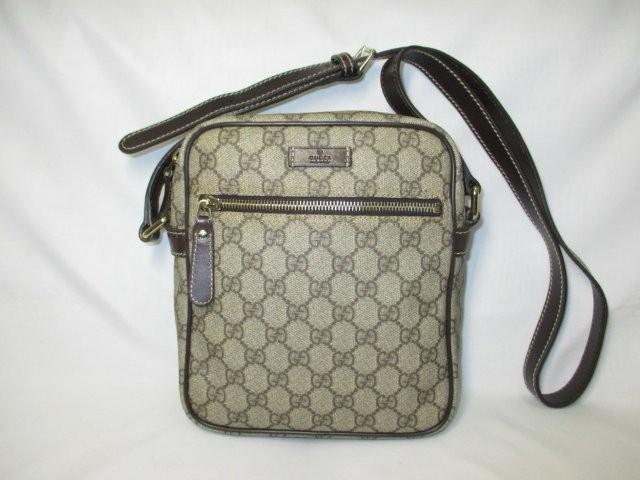 美品 GUCCI グッチ 斜め掛けショルダーバッグ GGベージュ 塩ビ 中古 本物 < ブランド 美品 GUCCI グッチ 斜め掛けショルダーバッグ GGベージュ 塩ビ 中古 本物 < ブランドの