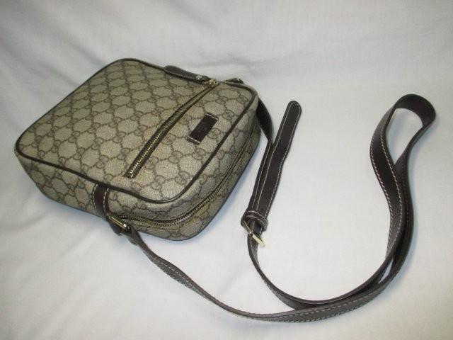 美品 GUCCI グッチ 斜め掛けショルダーバッグ GGベージュ 塩ビ 中古 本物 < ブランド 美品 GUCCI グッチ 斜め掛けショルダーバッグ GGベージュ 塩ビ 中古 本物 < ブランドの