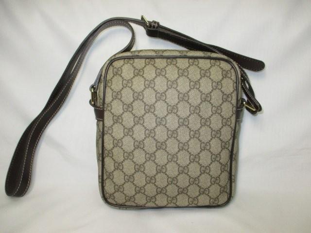 美品 GUCCI グッチ 斜め掛けショルダーバッグ GGベージュ 塩ビ 中古 本物 < ブランド 美品 GUCCI グッチ 斜め掛けショルダーバッグ GGベージュ 塩ビ 中古 本物 < ブランドの