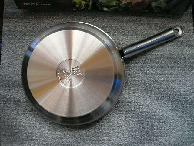 全ての熱源に対応「ツヴィリングJ.A.ヘンケルス フライパン24cm」倉 < インテリア/ライフ  全ての熱源に対応「ツヴィリングJ.A.ヘンケルス フライパン24cm」倉 < インテリア/ライフの