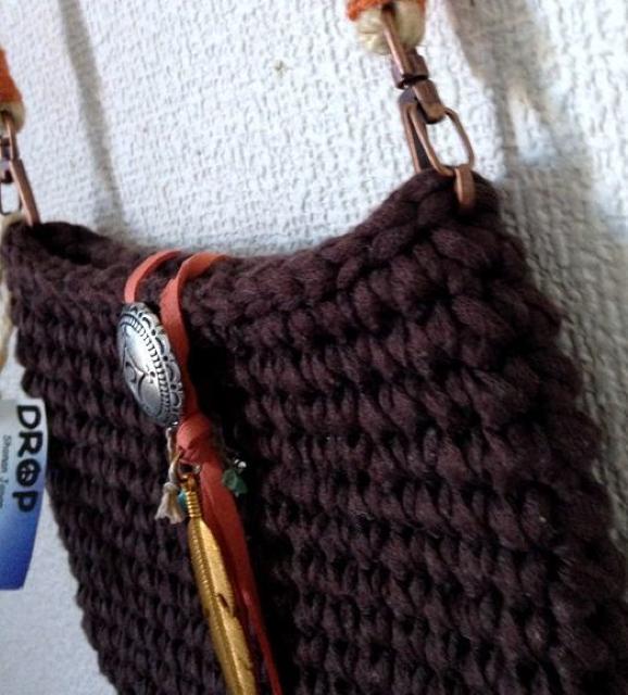 新品■男女兼用■DROP■コンチョボタン フェザー ブラウン ショルダーバッグ ポシェット スマホポーチにも♪ < 女性ファッション  新品■男女兼用■DROP■コンチョボタン フェザー ブラウン ショルダーバッグ ポシェット スマホポーチにも♪ < 女性ファッションの