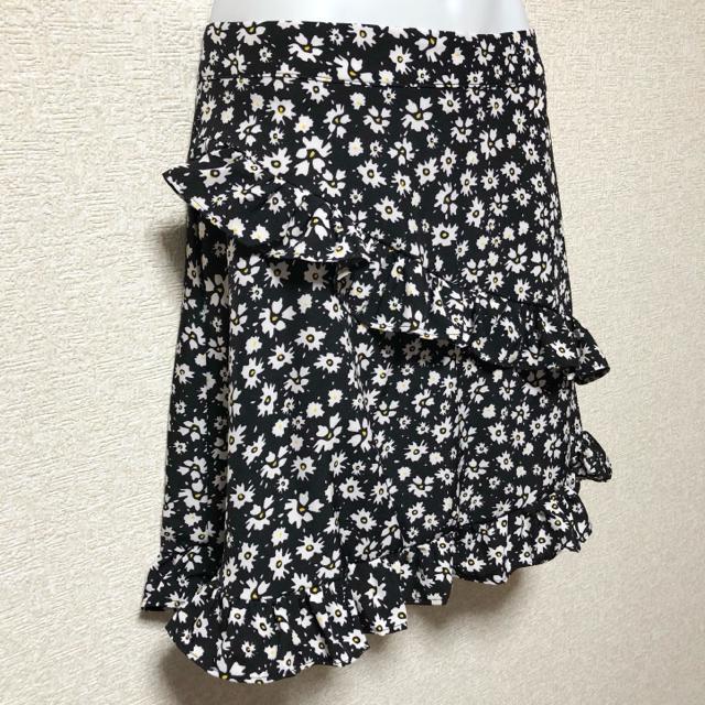 【新品/DAZY】フロント斜めフリル花柄ミニスカート < 女性ファッション  【新品/DAZY】フロント斜めフリル花柄ミニスカート < 女性ファッションの