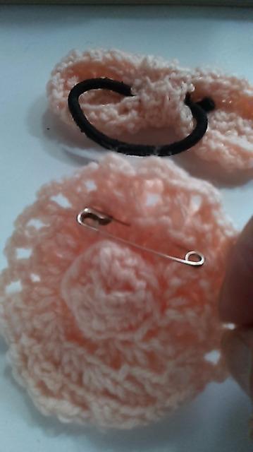 女児サーモンピンクのヘアリボン&ブローチ < キッズ/ベビー 女児サーモンピンクのヘアリボン&ブローチ < キッズ/ベビーの