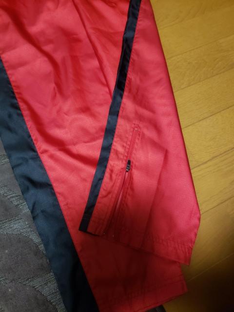 ☆新品未使用☆NIKE ナイキ☆赤×黒シャカシャカズボン☆150 < キッズ/ベビー  ☆新品未使用☆NIKE ナイキ☆赤×黒シャカシャカズボン☆150 < キッズ/ベビーの