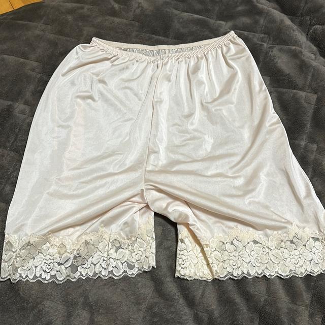 ☆☆タンス整理品 衣類 おまとめOK ホームクリーニング済み フレアパンツ ベージュ L-45 < 女性ファッション  ☆☆タンス整理品 衣類 おまとめOK ホームクリーニング済み フレアパンツ ベージュ L-45  < 女性ファッションの