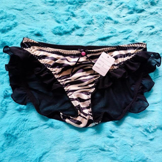 激エロカワッ。。。ツルツルサテンゼブラ柄&バック透けメッシュレースパンティー。。。ショーツ。。。。。。 < 女性ファッション 激エロカワッ。。。ツルツルサテンゼブラ柄&バック透けメッシュレースパンティー。。。ショーツ。。。。。。 < 女性ファッションの