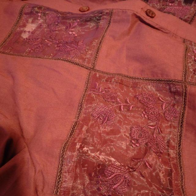 バーガンディ お花刺繍長袖ブラウス < 女性ファッション バーガンディ お花刺繍長袖ブラウス < 女性ファッションの