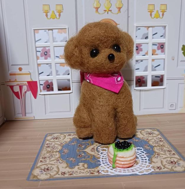 ピンクのバンダナの似合う可愛いトイプードル 羊毛フェルト < ペット/手芸/園芸 ピンクのバンダナの似合う可愛いトイプードル 羊毛フェルト < ペット/手芸/園芸の