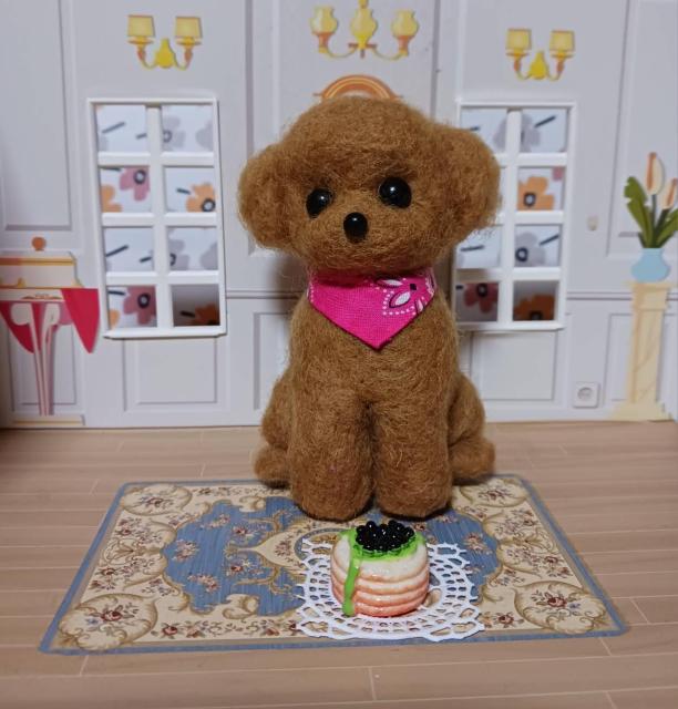 ピンクのバンダナの似合う可愛いトイプードル 羊毛フェルト < ペット/手芸/園芸 ピンクのバンダナの似合う可愛いトイプードル 羊毛フェルト < ペット/手芸/園芸の