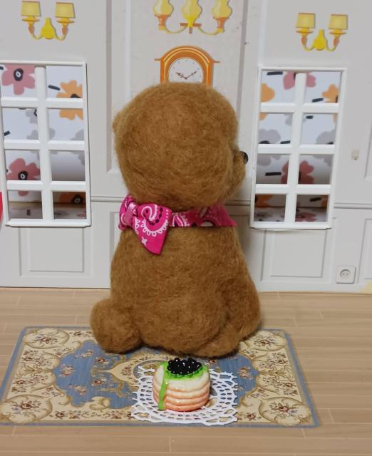 ピンクのバンダナの似合う可愛いトイプードル 羊毛フェルト < ペット/手芸/園芸 ピンクのバンダナの似合う可愛いトイプードル 羊毛フェルト < ペット/手芸/園芸の