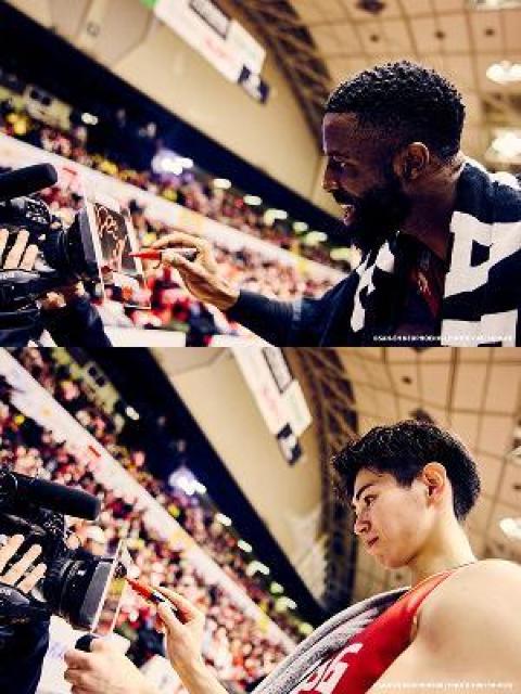 【#2 デイビッド・ヌワバ選手 #20 根本 大選手】2/15(日)ヒーロー選手アクリルパネル(直筆サイン入り) < レジャー/スポーツ 【#2 デイビッド・ヌワバ選手 #20 根本 大選手】2/15(日)ヒーロー選手アクリルパネル(直筆サイン入り) < レジャー/スポーツの