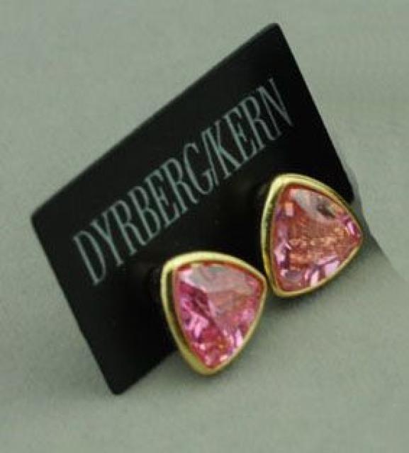 新品 DYRBERG/KERN ゴシックアンティーク調ピンクストーンピアス < 女性アクセサリー/時計  新品 DYRBERG/KERN ゴシックアンティーク調ピンクストーンピアス < 女性アクセサリー/時計の