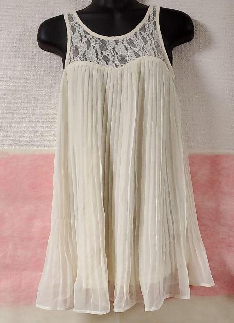 新品*INGNI*イング*ワンピース*プリーツ&レース*シフォン*白 < ブランド  新品*INGNI*イング*ワンピース*プリーツ&レース*シフォン*白  < ブランドの