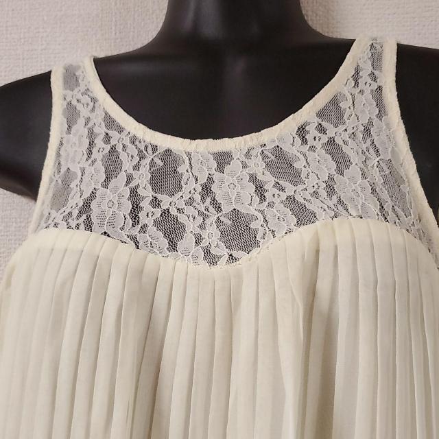 新品*INGNI*イング*ワンピース*プリーツ&レース*シフォン*白 < ブランド  新品*INGNI*イング*ワンピース*プリーツ&レース*シフォン*白 < ブランドの