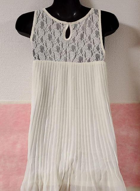 新品*INGNI*イング*ワンピース*プリーツ&レース*シフォン*白 < ブランド  新品*INGNI*イング*ワンピース*プリーツ&レース*シフォン*白 < ブランドの