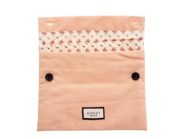 グッチ ノベルティ フラップポーチ Wボタン開閉 コットン バラ 花柄裏地 ピンク GUCCI beauty【正規品】 < ブランド グッチ ノベルティ フラップポーチ Wボタン開閉 コットン バラ 花柄裏地 ピンク GUCCI beauty【正規品】 < ブランドの