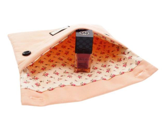 グッチ ノベルティ フラップポーチ Wボタン開閉 コットン バラ 花柄裏地 ピンク GUCCI beauty【正規品】 < ブランド グッチ ノベルティ フラップポーチ Wボタン開閉 コットン バラ 花柄裏地 ピンク GUCCI beauty【正規品】 < ブランドの