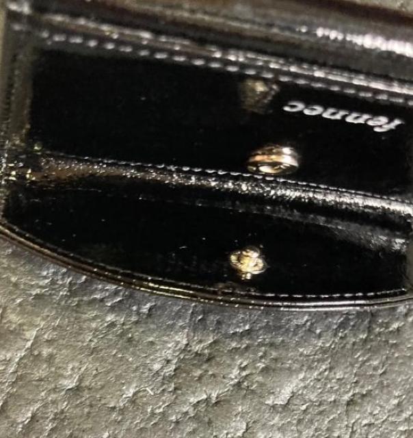 【新品】【韓国現地購入】【正規品】fennec フェネック 財布 カードケース 小銭入れ ハート ブラック < 女性ファッション 【新品】【韓国現地購入】【正規品】fennec フェネック 財布 カードケース 小銭入れ ハート ブラック < 女性ファッションの