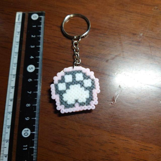 ハンドメイド☆アイロンビーズ肉球キーホルダー☆ < ペット/手芸/園芸 ハンドメイド☆アイロンビーズ肉球キーホルダー☆ < ペット/手芸/園芸の