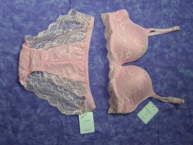 ピンクレース使いのブラショーC70Mワイヤー入り < 女性ファッション   ピンクレース使いのブラショーC70Mワイヤー入り  < 女性ファッションの