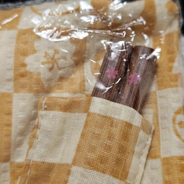 ピングー ピンガ ミスタードーナツ お箸 お箸袋 風呂敷 3点セット ミスド イエロー 市松模様 リップル ランチクロス ナプキン < アニメ/コミック/キャラクター ピングー ピンガ ミスタードーナツ お箸 お箸袋 風呂敷 3点セット ミスド イエロー 市松模様 リップル ランチクロス ナプキン < アニメ/コミック/キャラクターの