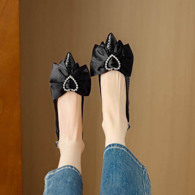 ポインテッドトゥハラコレザーキラキラハートダイヤリボン付きパンチングバックストラップサンダルローヒール全3色 < 女性ファッション  ポインテッドトゥハラコレザーキラキラハートダイヤリボン付きパンチングバックストラップサンダルローヒール全3色 < 女性ファッションの