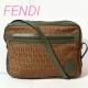 FENDI �Y�b�J ���B���e�[�W FF���S �L�����o�X ���U�[ �V�����_�[�o�b�O �u���E�� �J�[�L